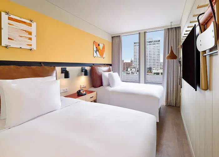 Hotel Moxy Myeongdong 3*