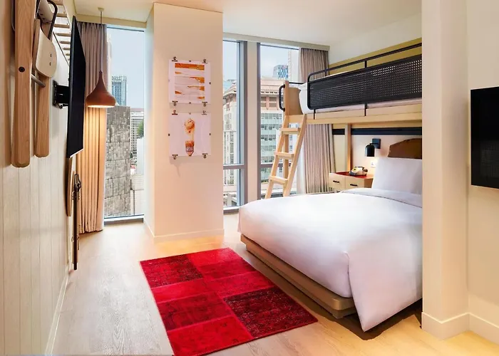 Hotel Moxy Myeongdong 3*