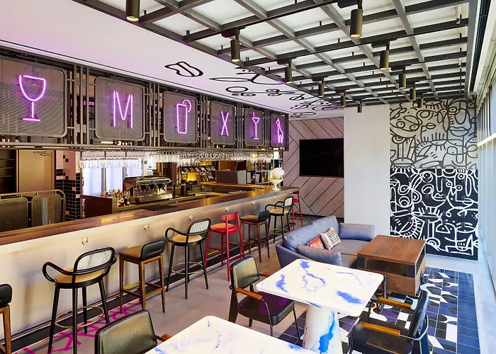 Hotel Moxy Myeongdong 3*