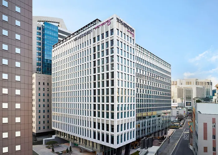 Hotel Moxy Myeongdong 3*