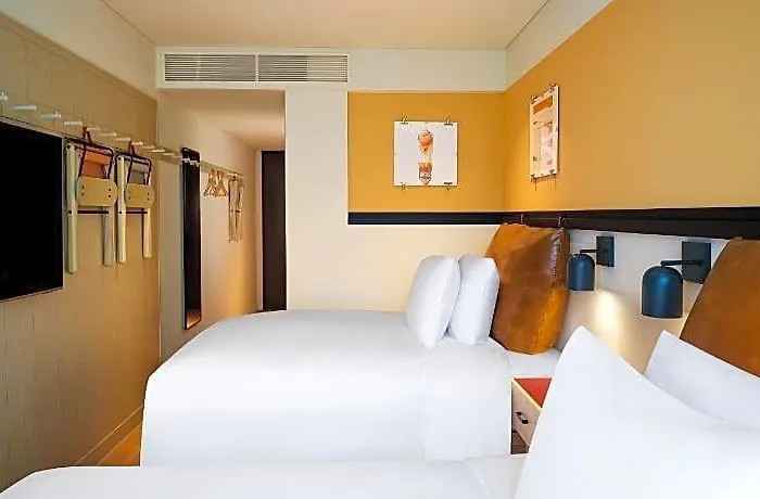 Hotel Moxy Myeongdong 3*